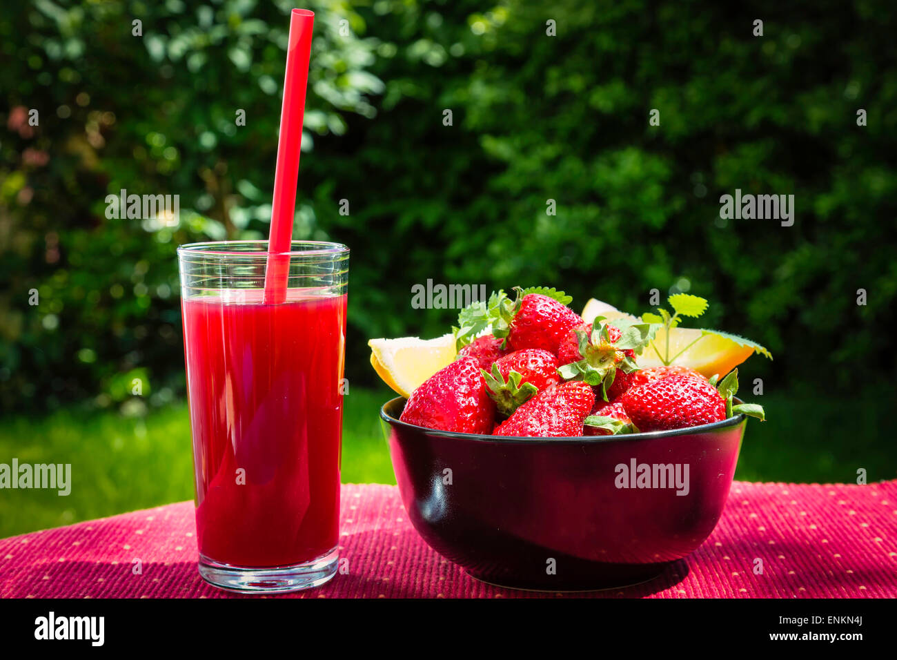 Jus de fraises fraîches de fraises parfumées Banque D'Images