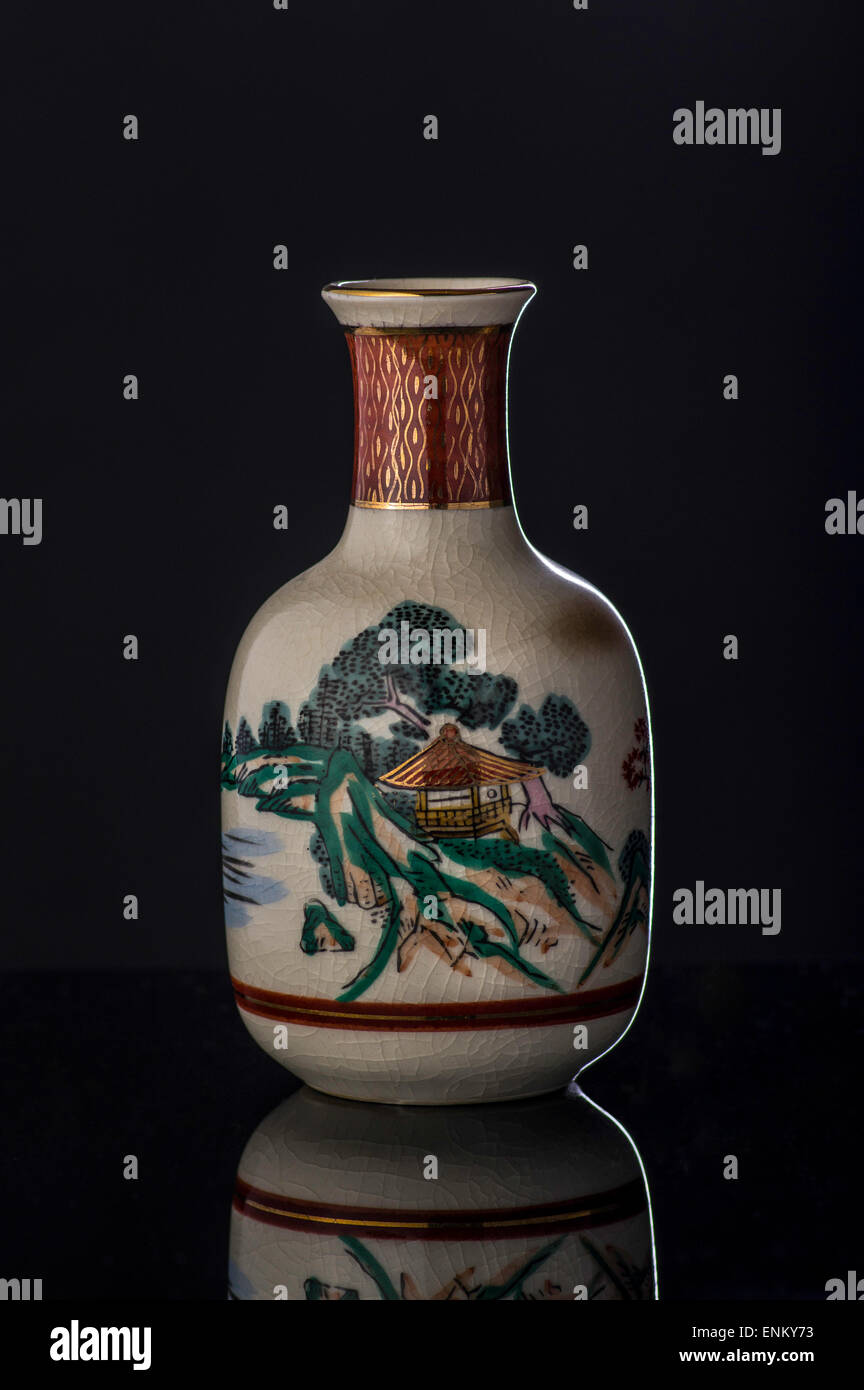 30 ans à partir de la bouteille de vin de riz de Saki, Japon Banque D'Images