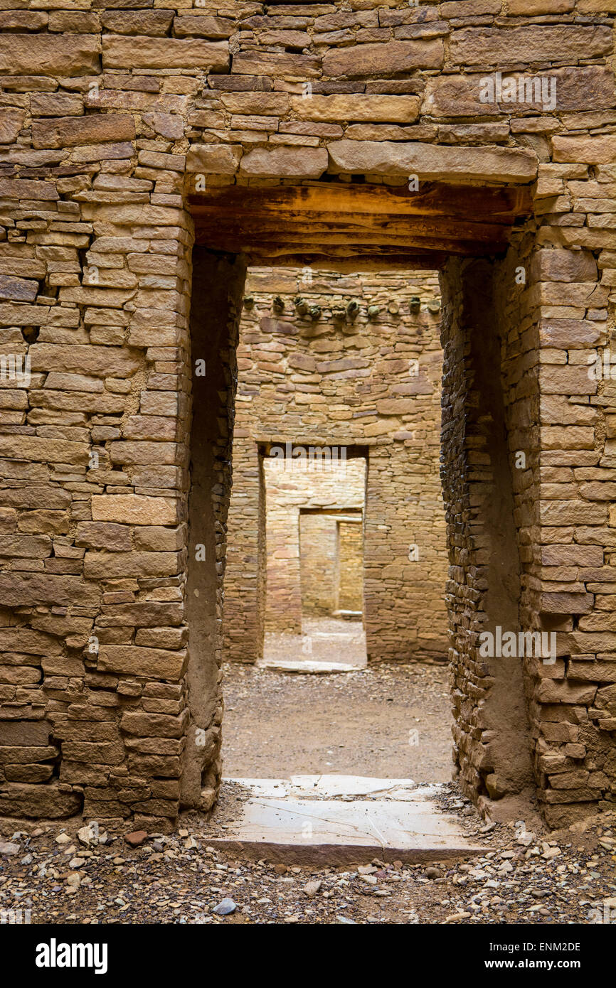 Portails de pierre dans le Chaco Canyon National Monument, Farmington, Nouveau-Mexique, Banque D'Images