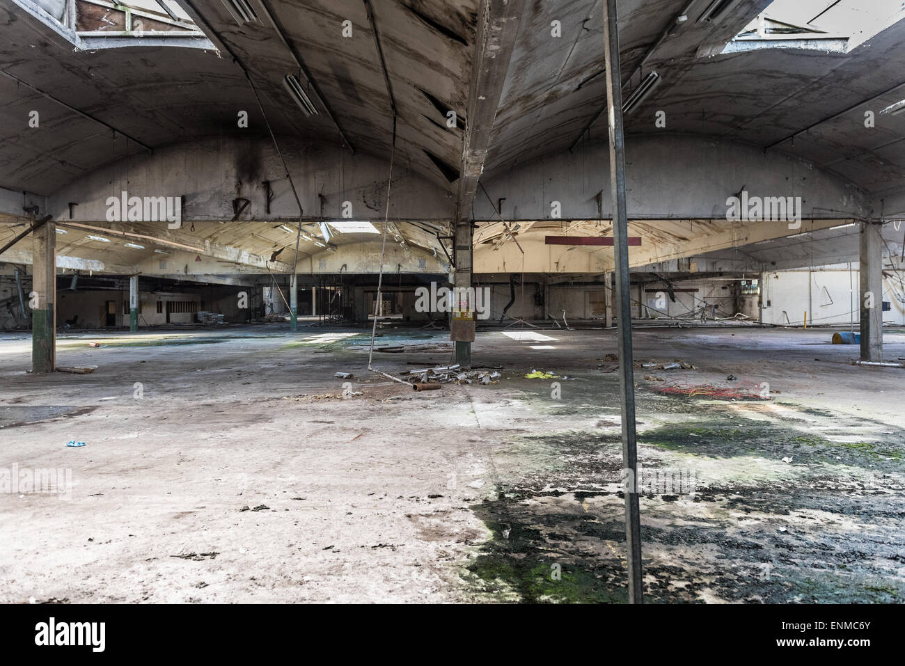 Panorama de l'entrepôt à l'abandon Banque D'Images