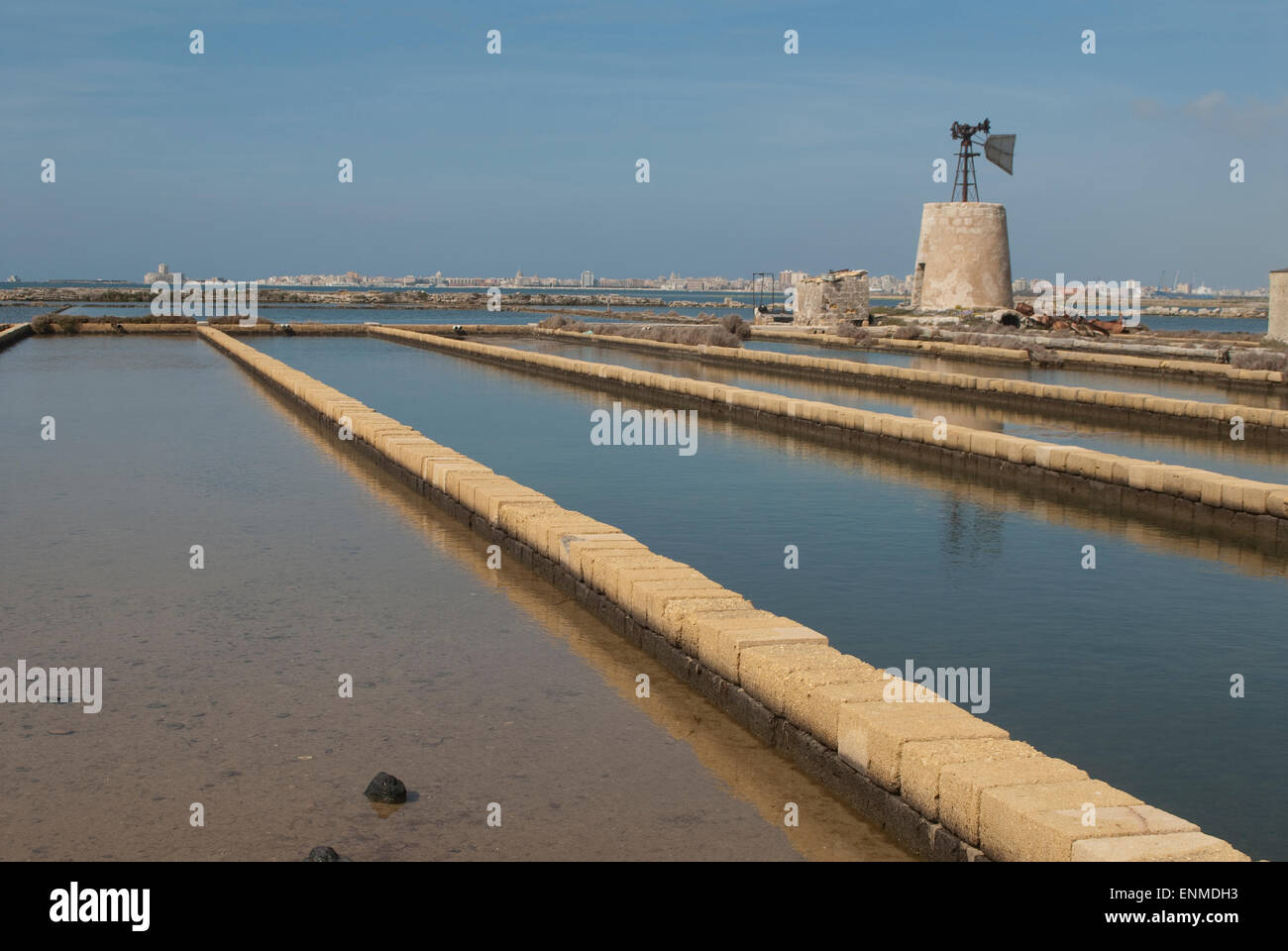 Moulin à sel de Trapani, Sicile Banque D'Images