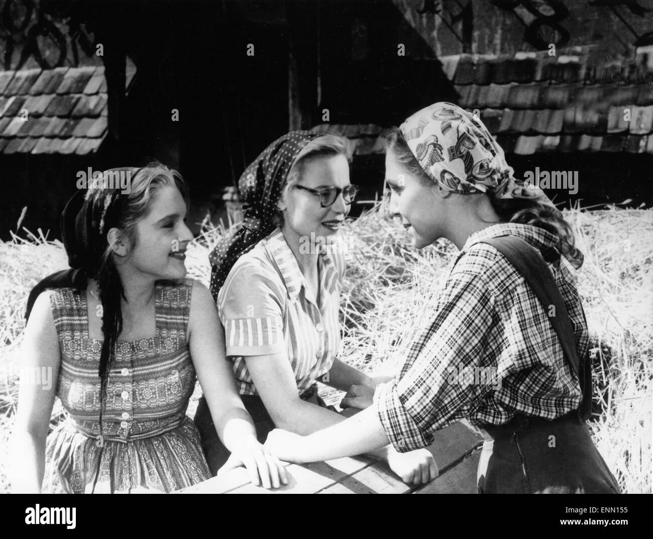 Drei Mädchen spinnen, Deutschland 1950, Regie : Carl Froelich, acteurs : Renate Barken, Maria Körber, Susanne Körber Banque D'Images