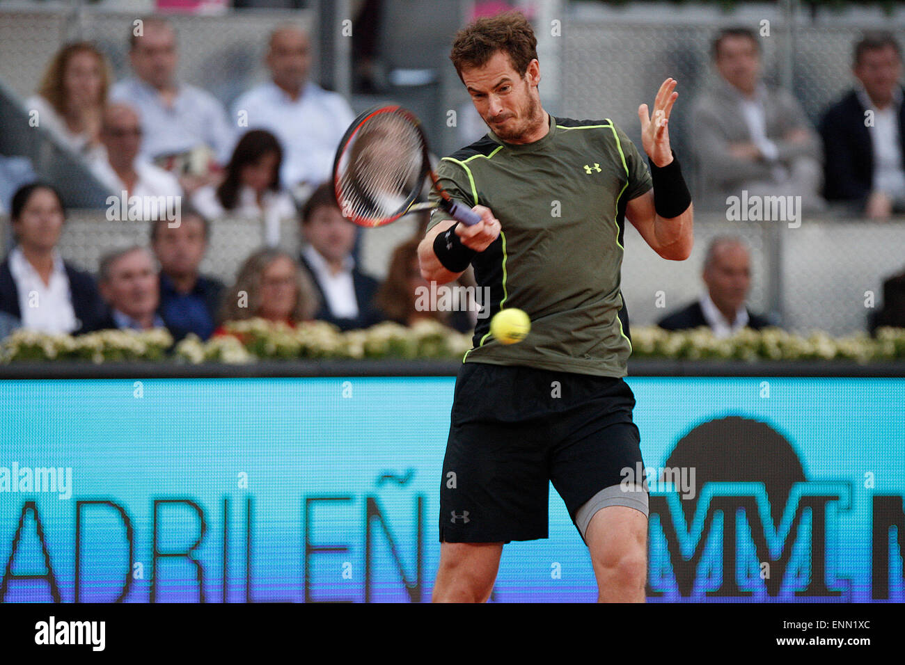 Madrid, Espagne. 8 mai, 2015. Andy Murray en action contre Milos Raonic dans l'Open de tennis de Madrid. Credit : Jimmy Whhittee/Alamy Live News Banque D'Images