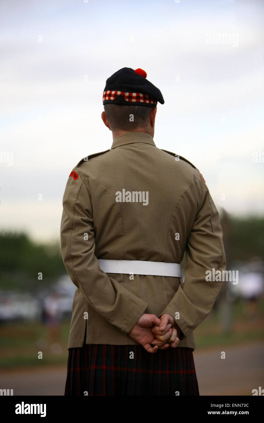 Soldat écossais avec sa main derrière son dos. Banque D'Images