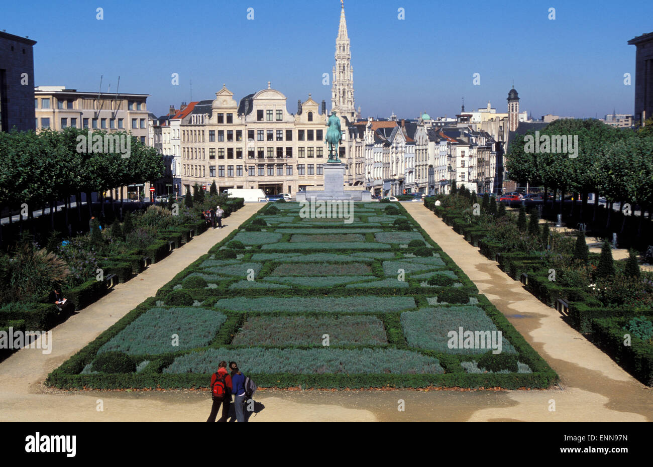 BEL, Belgique, Bruxelles, vue depuis le Mont des Arts à l'hôtel de ville, Jardin à la française. BEL, Belgien, Bruessel, Blick vom Kunstberg Banque D'Images