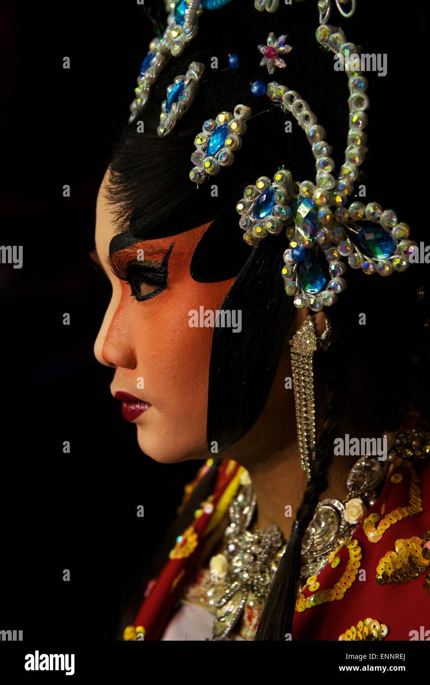 Une troupe d'opéra chinois effectuer pour Nouvel An chinois au Wat Chai Phlapphla, Chinatown, Bangkok. 31 janvier, 2014. Banque D'Images