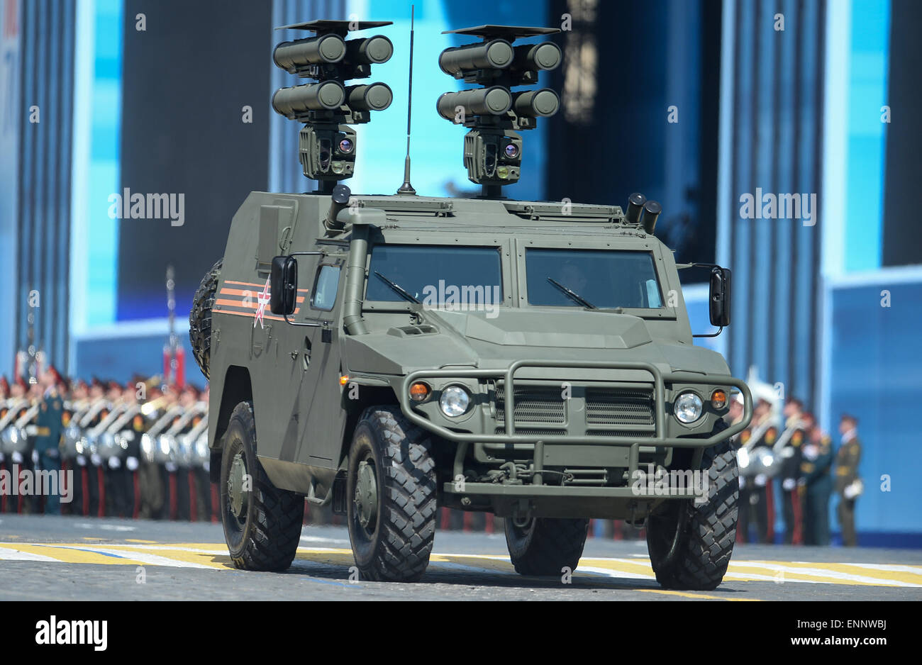Moscou, Russie. 9 mai, 2015. Qornet-D'un missile antichar véhicule de lancement se déplace sur la Place Rouge pendant le défilé militaire marquant le 70ème anniversaire de la victoire dans la Grande guerre patriotique, à Moscou, Russie, le 9 mai 2015. Credit : Jia Yuchen/Xinhua/Alamy Live News Banque D'Images