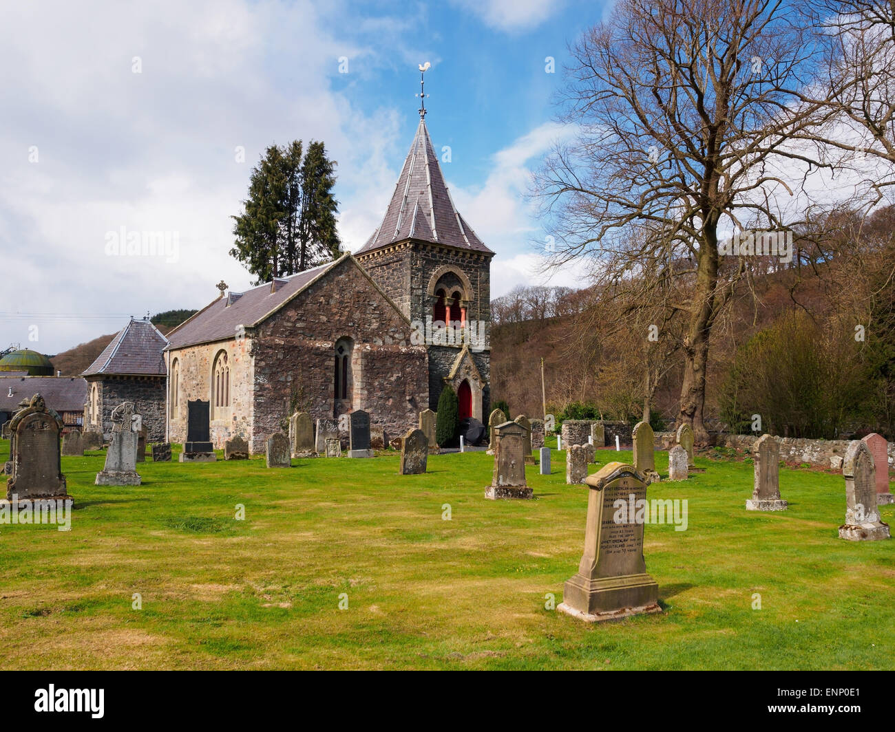 L'église et au cimetière de l'abbaye St Bathans, dans la région des Scottish Borders. Banque D'Images