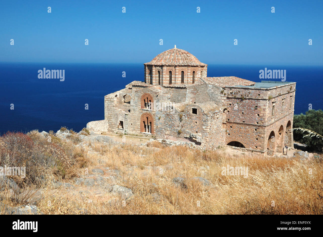 Eglise d'Agia Sofia ville byzantine de Monemvasia, à la côte est du Péloponnèse, Grèce Banque D'Images