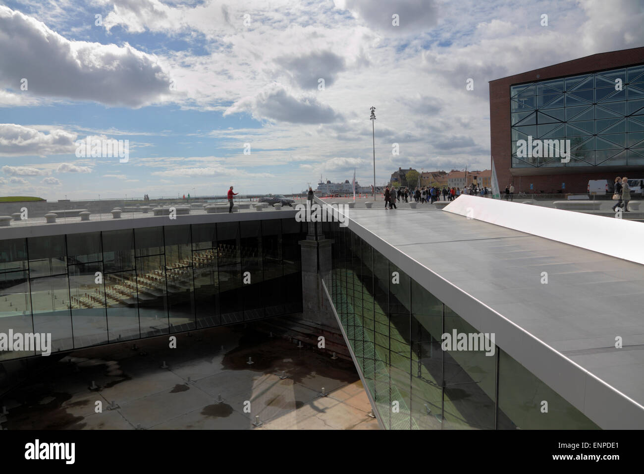 Le Musée Maritime danois de métro (M/S Museet pour Søfart) construit autour d'une ancienne cale sèche. Helsingør Elseneur / Danemark. L'architecte Bjarke Ingels BIG Banque D'Images