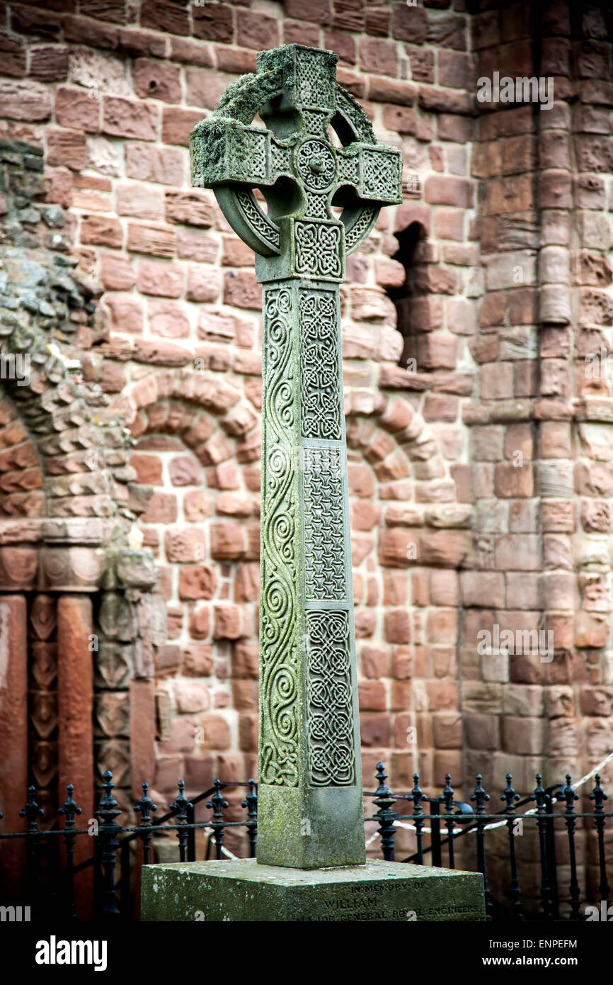 Croix celtique, Prieuré de Lindisfarne, Holy Island, Angleterre, Royaume-Uni Banque D'Images