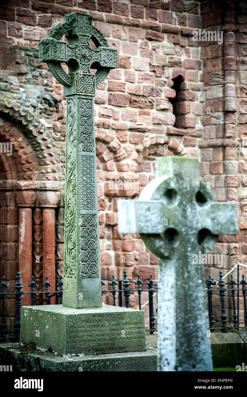 Croix Celtiques, Prieuré de Lindisfarne, Holy Island, Angleterre, Royaume-Uni Banque D'Images