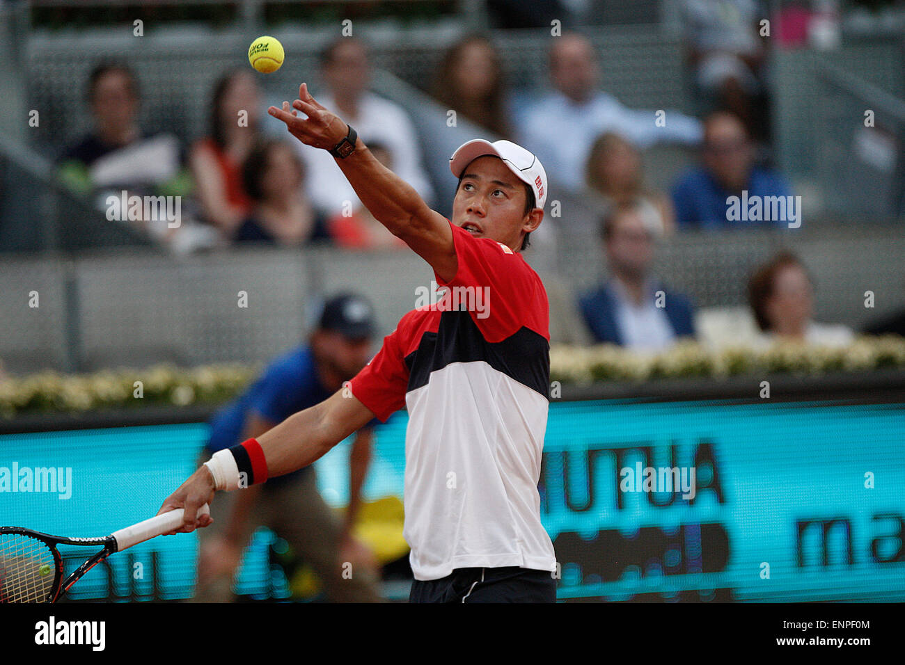 Madrid, Espagne. 09 mai, 2015. Kei Nishikori en action contre Andy Murray en finale de l'Open de tennis de Madrid. Credit : Jimmy Whhittee/Alamy Live News Banque D'Images