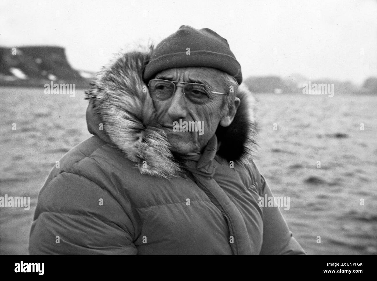 Der französische Meeresforscher Jacques Yves Cousteau, fin des années 70 er Jahre. L'océanographe français Jacques-Yves Cousteau, fin des années 70 Banque D'Images