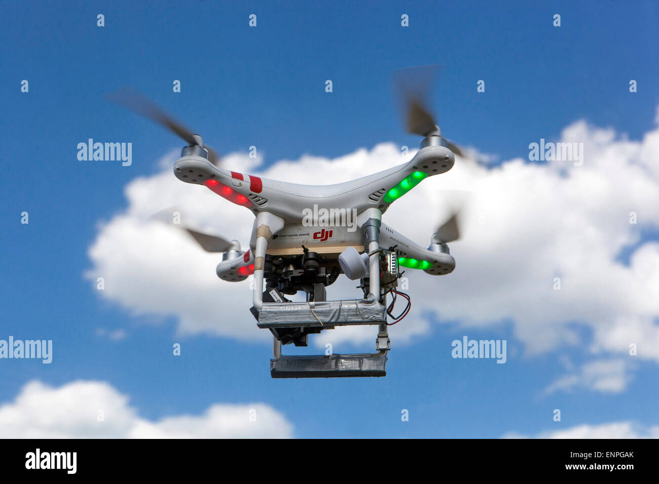 Dron drone Banque de photographies et d’images à haute résolution - Alamy