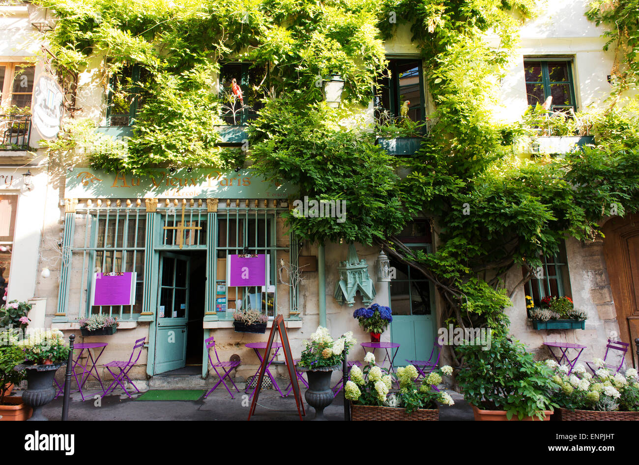 De l'extérieur Au Vieux Paris d'Arcole Restaurant sur l'Ile de La Cité. Banque D'Images De l'extérieur Au Vieux Paris d'Arcole Restaurant sur l'Ile de La Cité. Banque D'Images