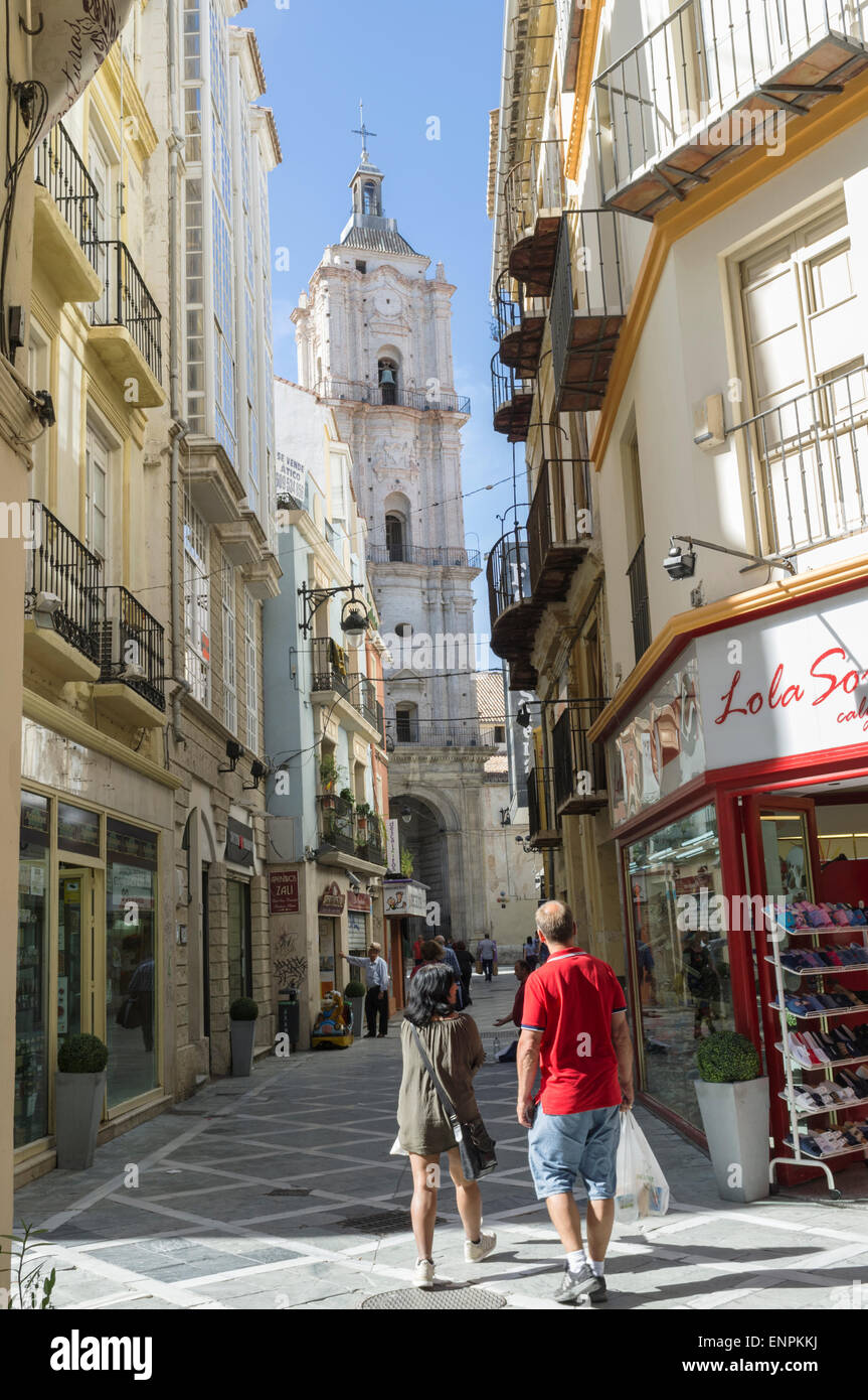 Malaga, Espagne. Église San Juan vu de la Calle San Juan Banque D'Images
