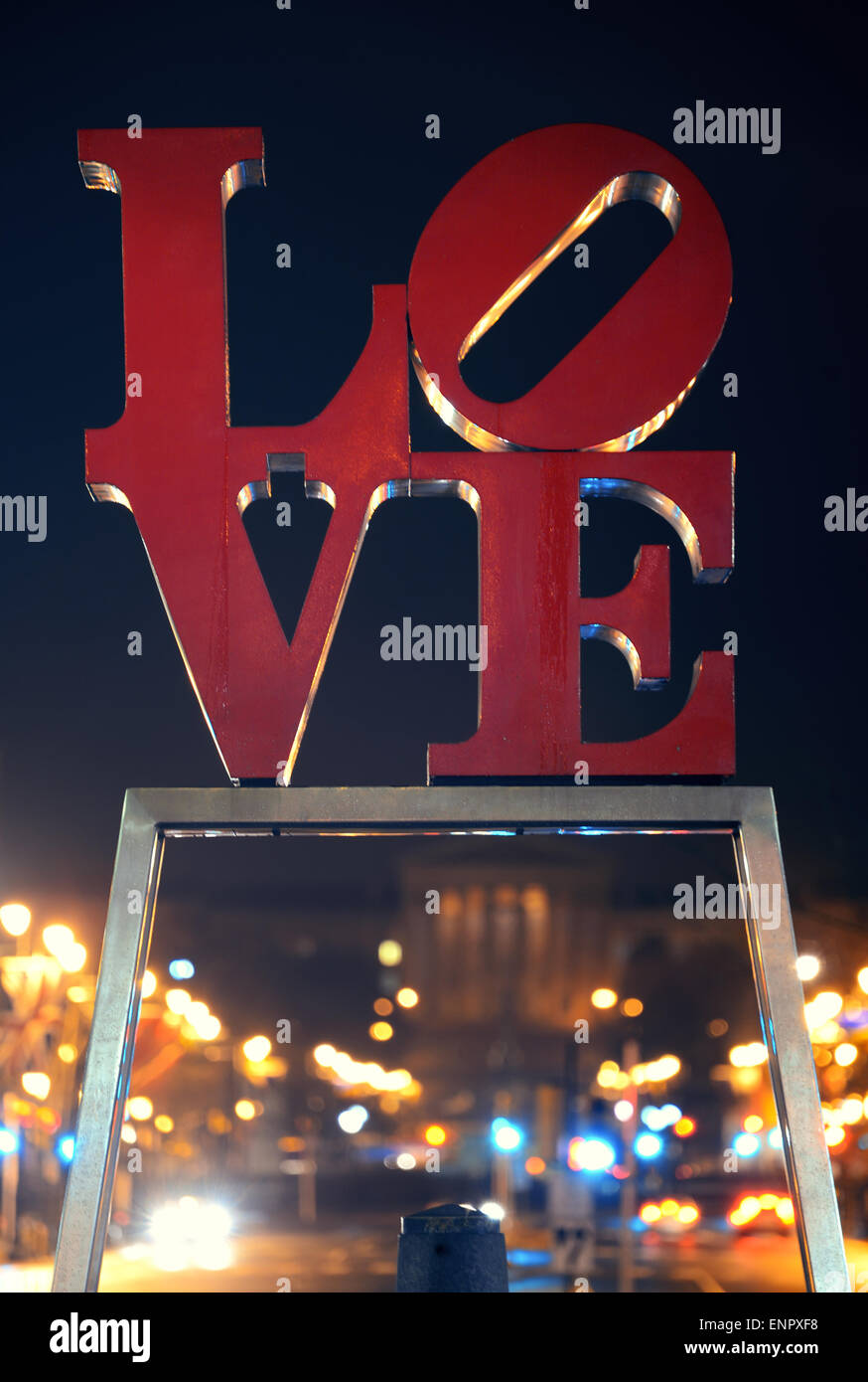 Philadelphie, Pennsylvanie - MAR 26 : Love Park dans le centre-ville avec des bâtiments Le 26 mars 2015 à Philadelphie. C'est la plus grande ville de Pennsylvanie et le cinquième des États-Unis. Banque D'Images