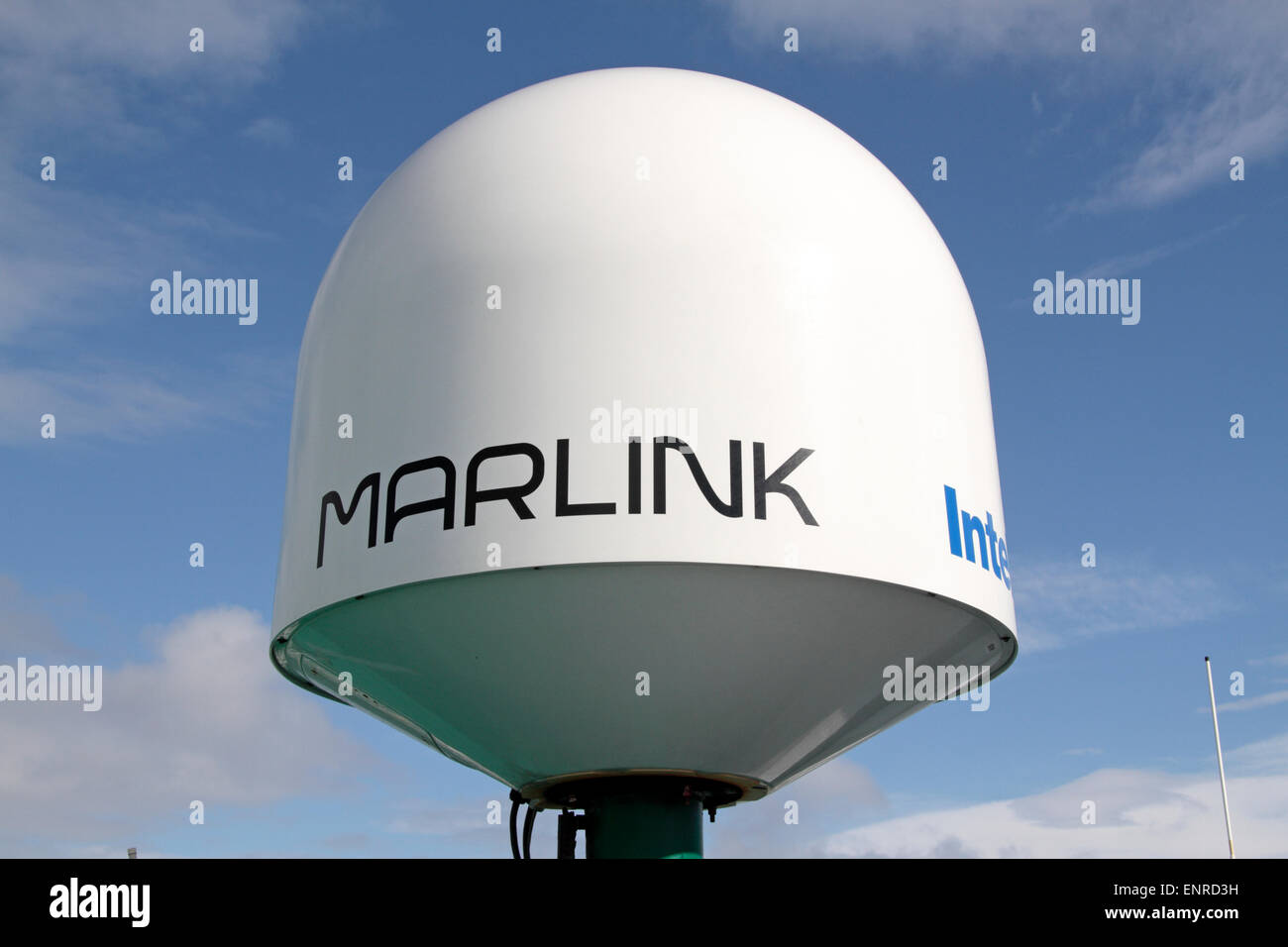 Flèche Marlink étend un dôme radar sur l'Irish Ferries ferry appartenant, l 'Isle of Inishmore'. Banque D'Images