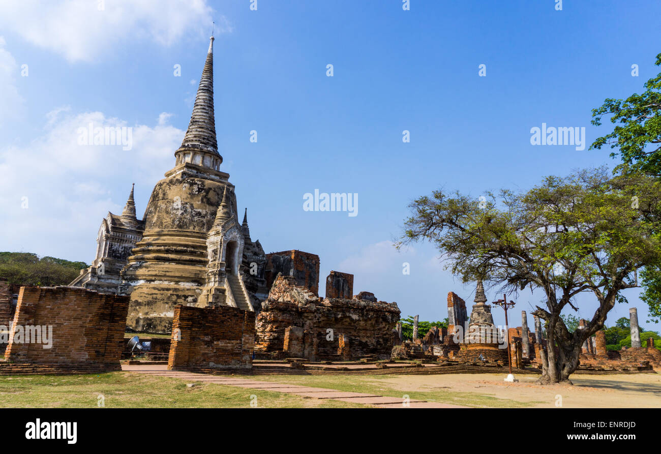 Ancienne ville thaïlandaise avec Ruine Pagoda et bâtiment, Thaïlande Banque D'Images