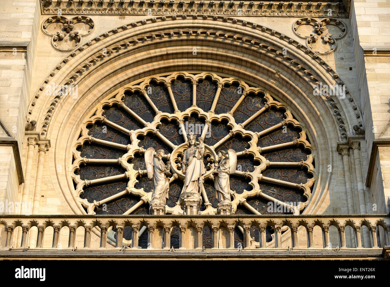 Rosace, Notre Dame de Paris, façade ouest, l'île de la Cité, Paris, France Banque D'Images