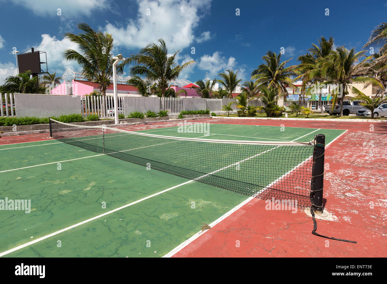 Tennis de plein air à la cour sans que personne ne s'net Banque D'Images