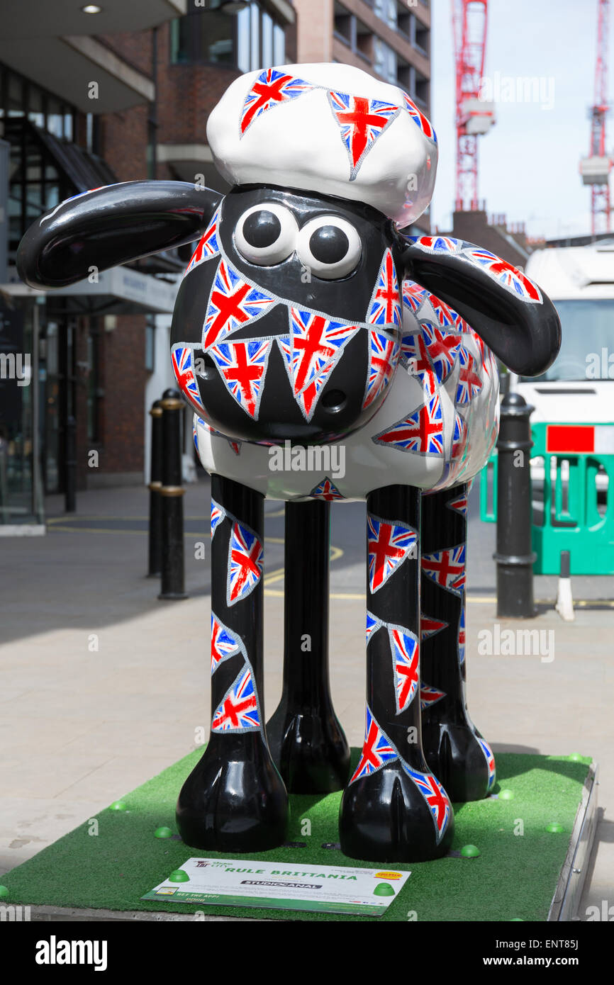 Article Brittania, Shaun Le mouton des sculptures dans le West End de Londres UK Banque D'Images