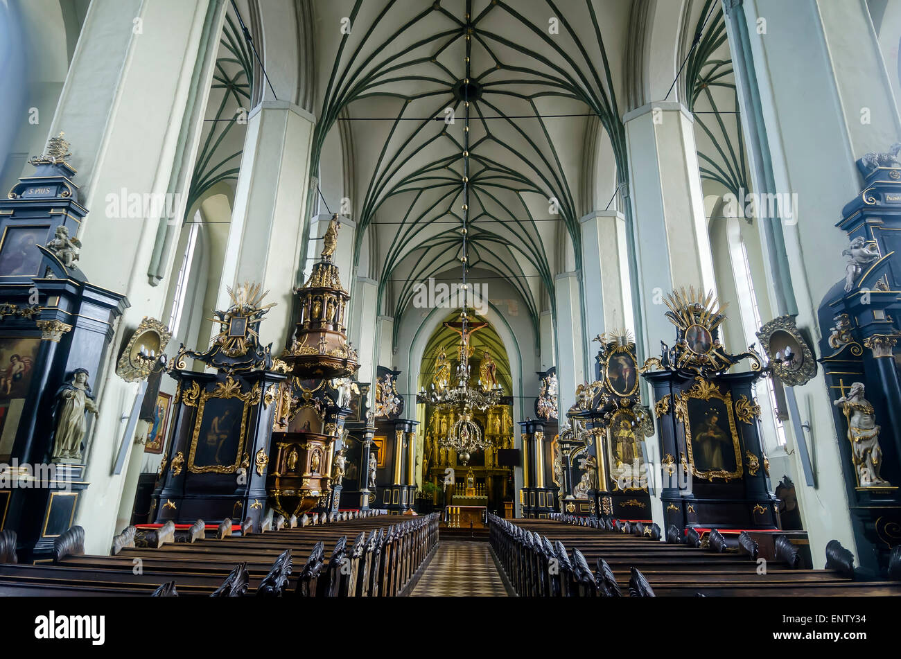 Eglise Saint-Nicolas l'intérieur baroque de la vieille ville de Gdansk Pologne Banque D'Images