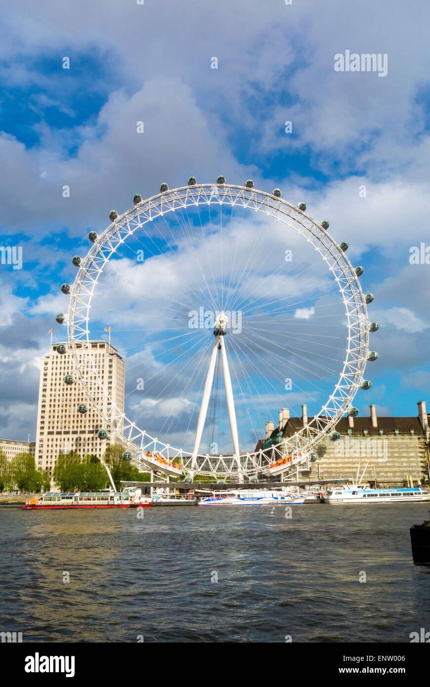 Le London Eye, la Tamise, Londres, Royaume-Uni. Banque D'Images