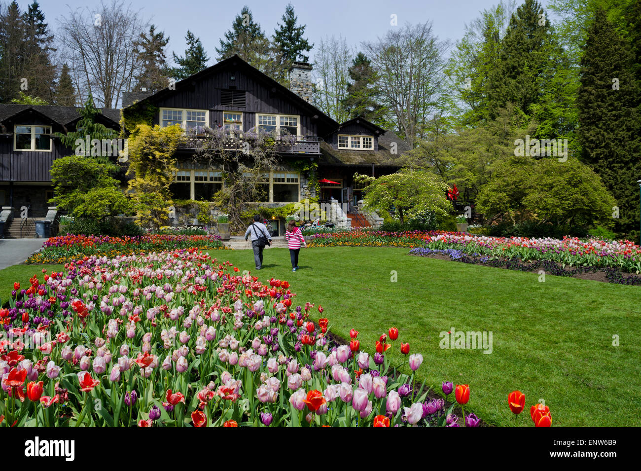 Le Pavillon du parc Stanley, un édifice du patrimoine et un restaurant du magnifique parc Stanley, à Vancouver, au Canada, au printemps. Parc Stanley de Vancouver Banque D'Images