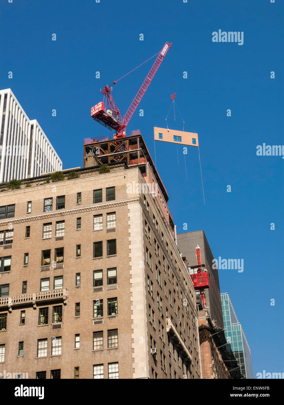 Grue de construction en hauteur dans la ville de New York Banque D'Images