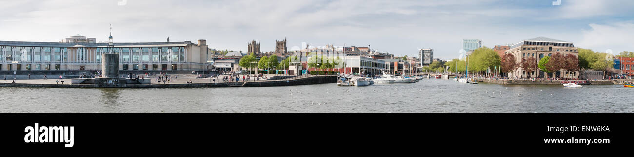 Le centre-ville de Bristol waterfront. Montrant une vue sur port flottant du Bristol. Banque D'Images