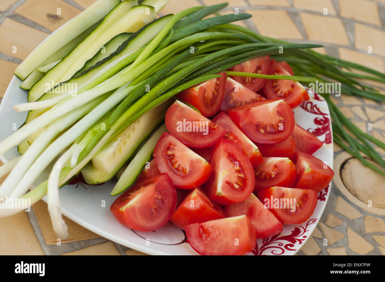 Les tomates, l'oignon et le concombre Banque D'Images