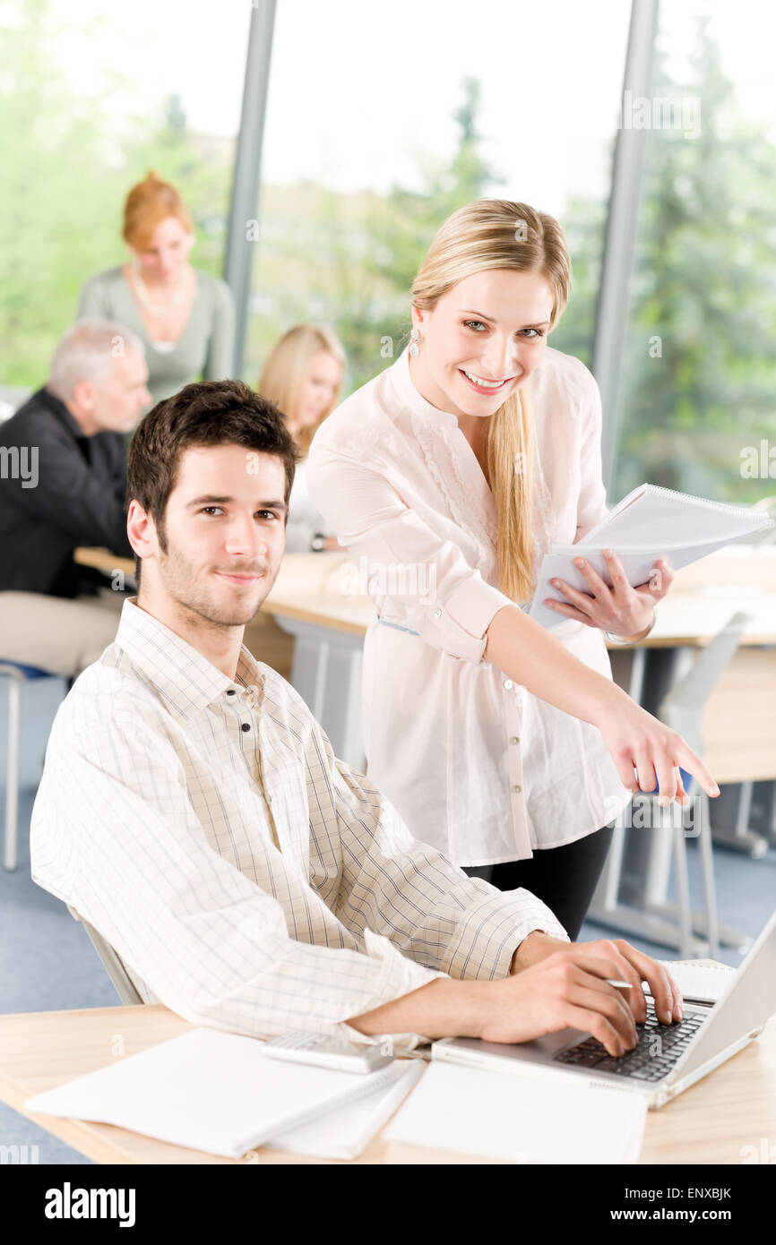 Student children in office Banque D'Images