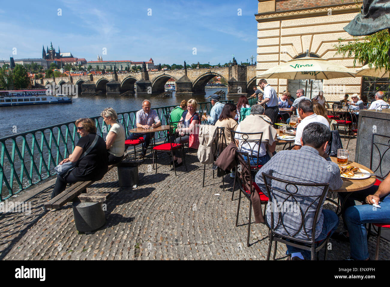Restaurant Prague Prague vue panoramique du Château de Prague Pont Charles Prague Vltava Banque D'Images