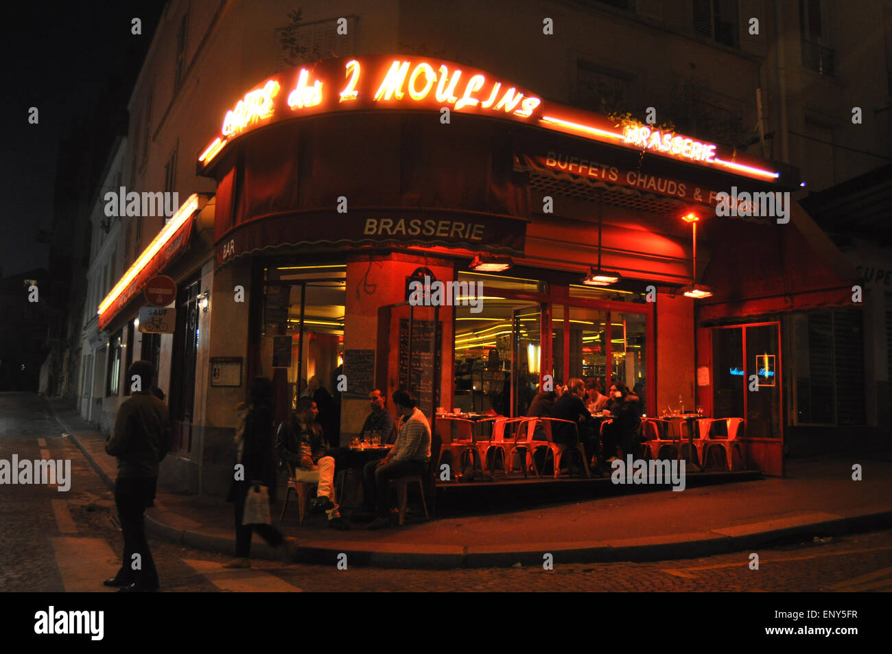 Paris, Montmartre, le Café Les 2 Moulins Banque D'Images
