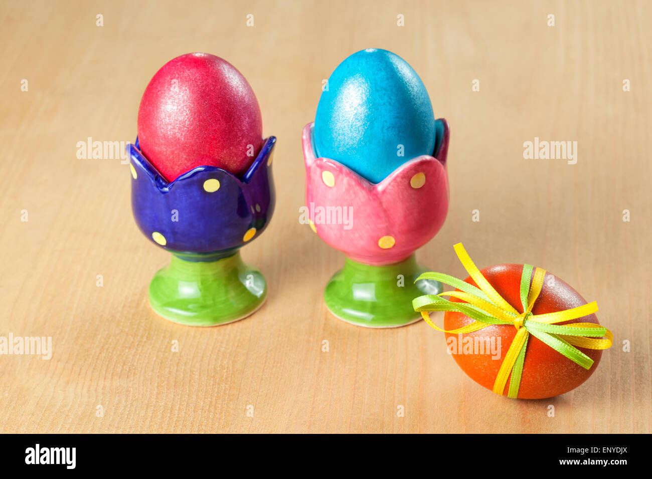 Œufs de Pâques colorés en cm Banque D'Images