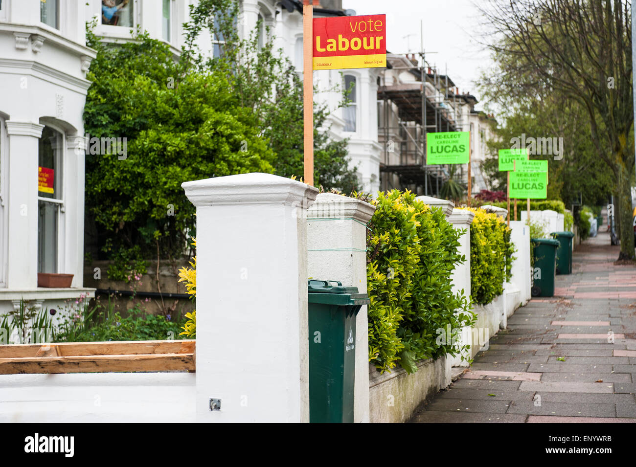 Ferme soutien à Caroline Lucas du Parti Vert sur les rues de Brighton & Hove dans la perspective de l'élection générale de 2015. Banque D'Images