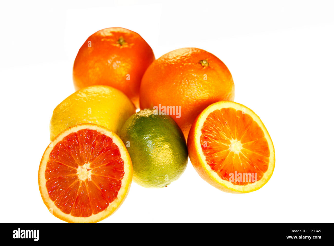 Suedfruechte : Blutorange, Zitrone, Orange, limette - Symbolbild Nahrungsmittel. Banque D'Images