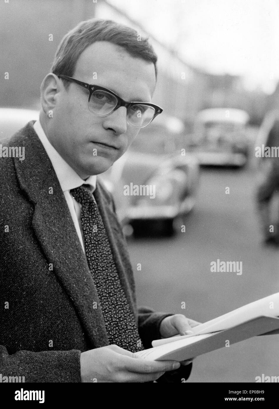 Deutscher Journaliste ( ?) Heinz Barth, Ende 1950 er Jahre. Journaliste allemand Heinz Barth ( ?), fin 1950. Banque D'Images