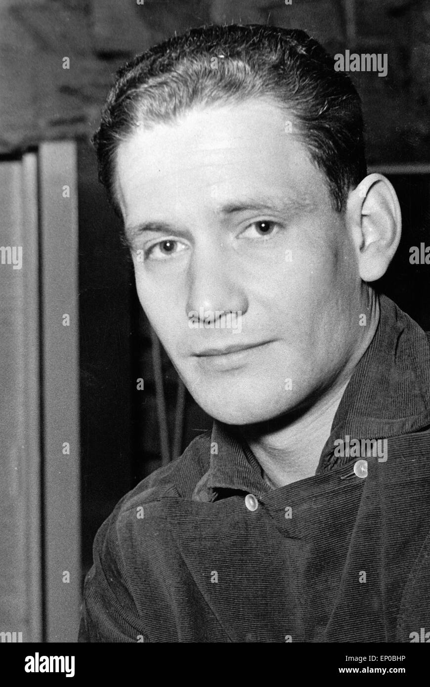 Deutscher Hörspielregisseur Rosenhauer, Hans Ende 1950 er Jahre. Audio allemand Hans Rosenhauer, directeur de théâtre en 1950. Banque D'Images