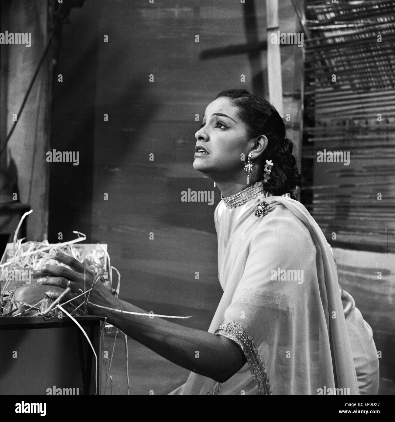 Karibisch Sänergin deutsche und Schauspielerin Mona Baptiste, hier bei einer im Oktober 1956 Bühnenprobe. S allemand des Caraïbes Banque D'Images