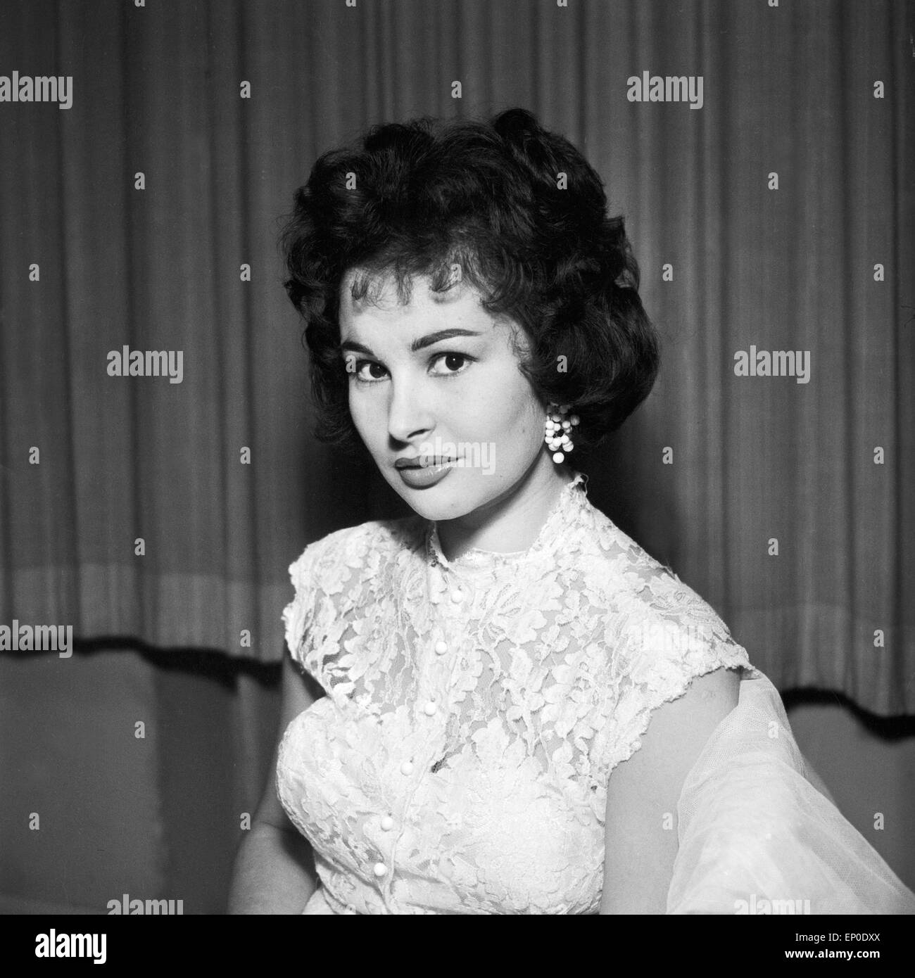 Porträt Deutschern Schauspielerin Evi Kent, novembre 1956. Portrait de l'actrice allemande Evi Kent, novembre 1956. Banque D'Images