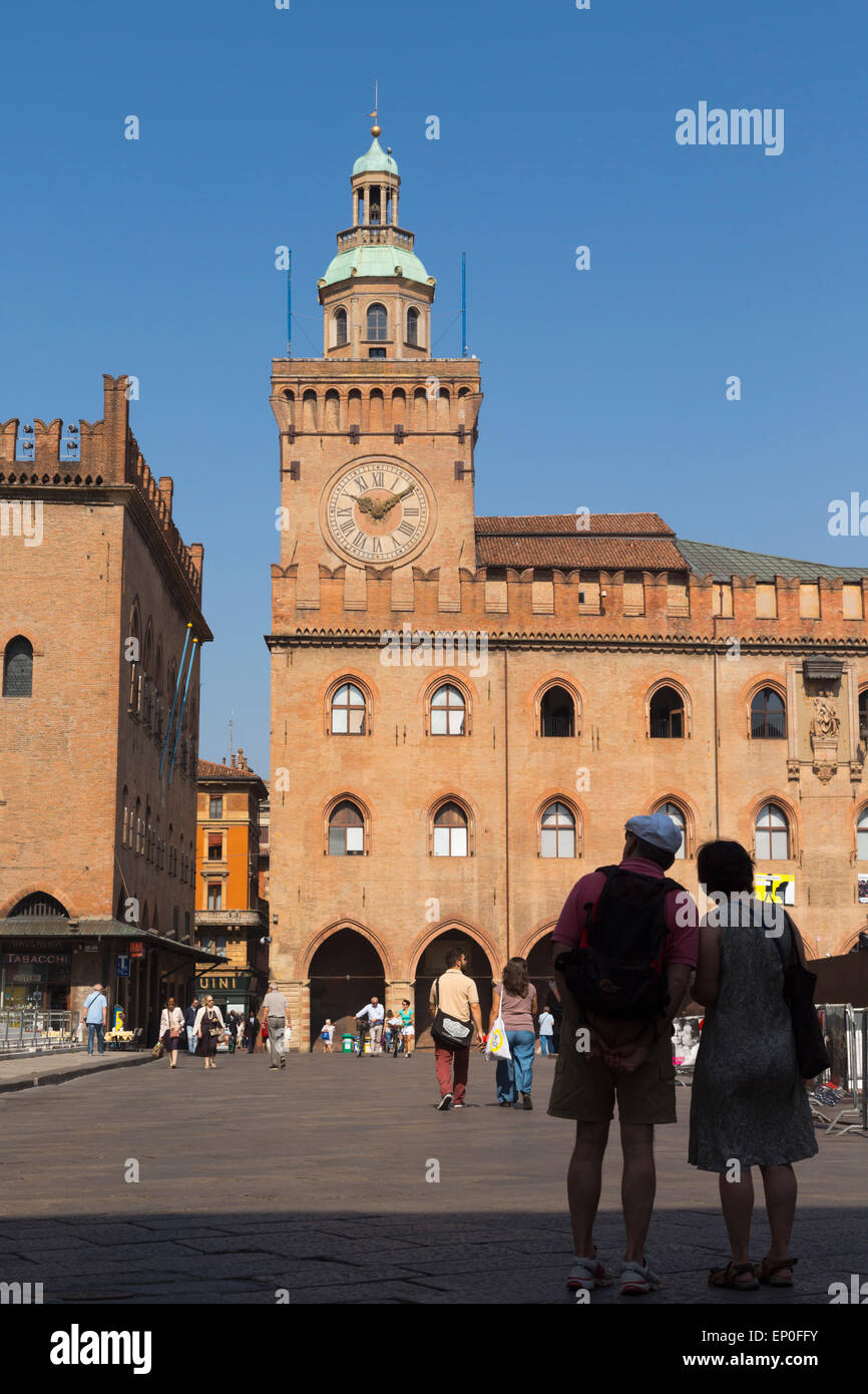 Bologne, Emilie-Romagne, Italie. Palazzo d'Accursio, à Piazza Maggiore, une fois l'hôtel de ville et maintenant à la maison à Civic Art Collection Banque D'Images