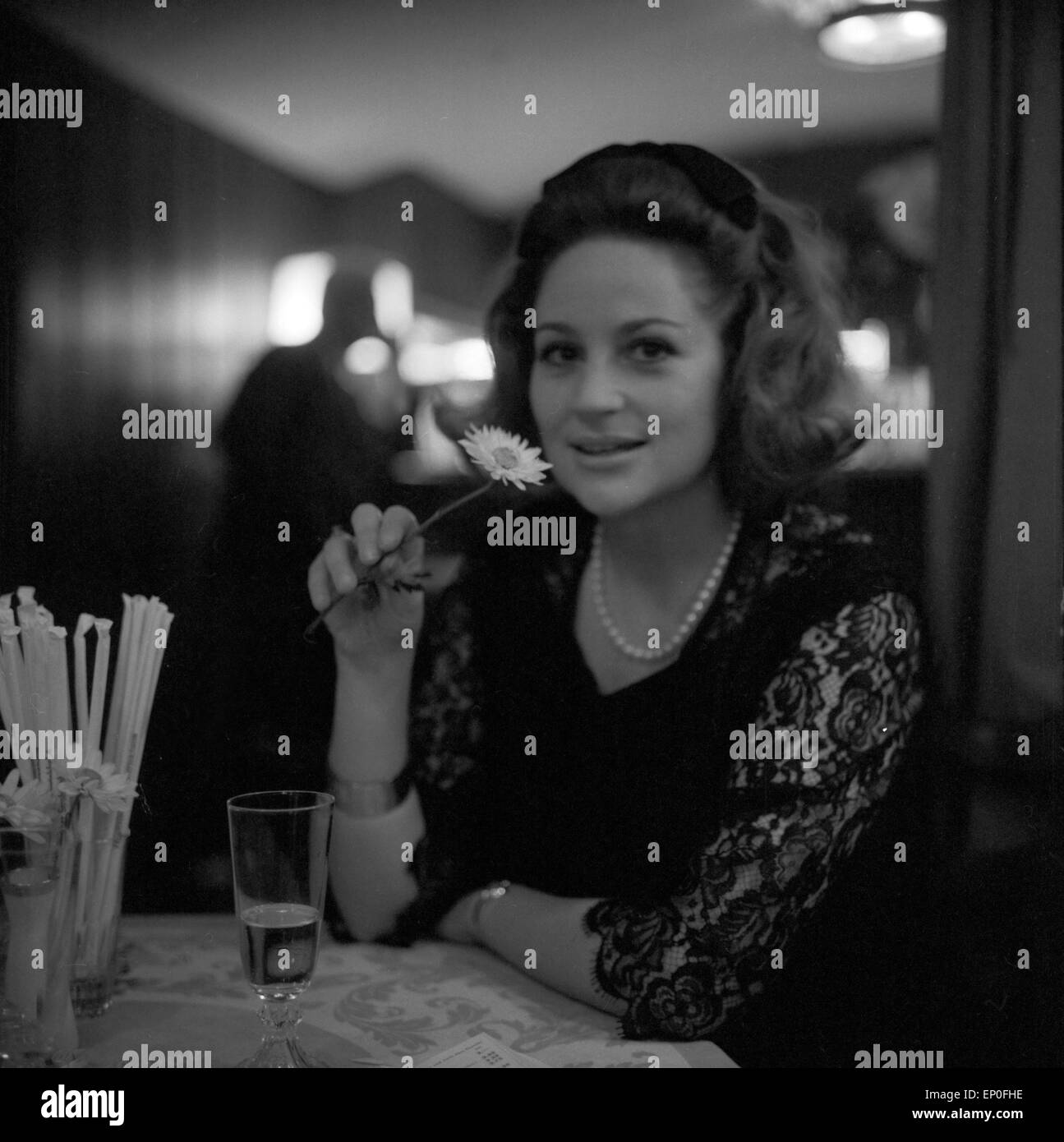 Deutsche Schauspielerin Sängerin und von Undine Medvey, ca. 1957. L'actrice et chanteuse allemande von Undine Medvey, ca. 1957. Banque D'Images