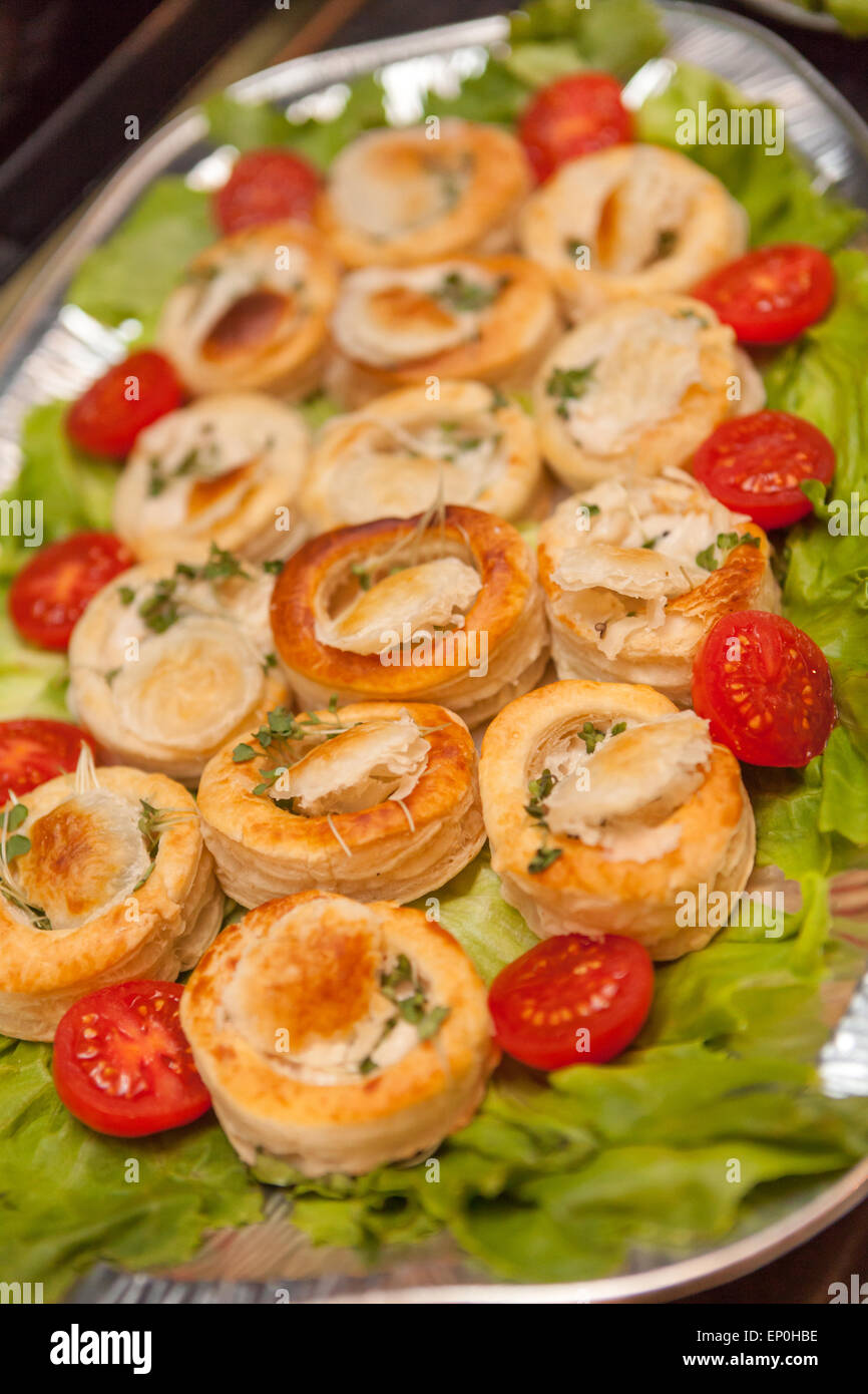 Vol-au-vent de laitue tomates aliments buffet Banque D'Images