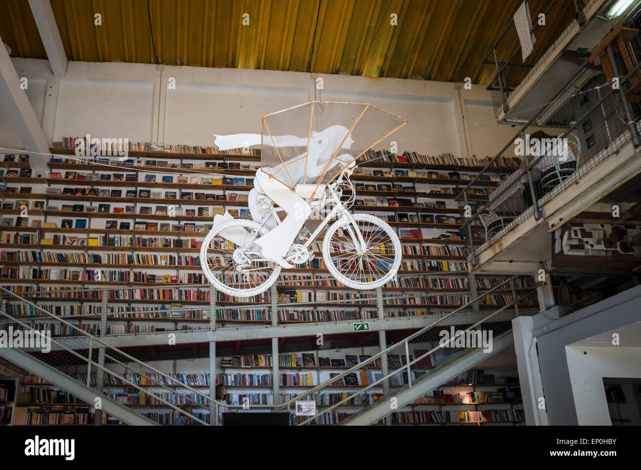 Librairie dans la LX factory de Lisbonne, Portugal. Banque D'Images