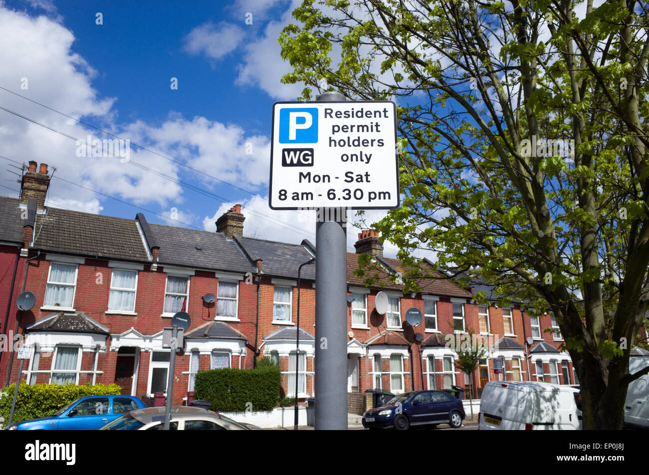 Les détenteurs de permis de résident parking sign, Haringey, London, England, UK Banque D'Images