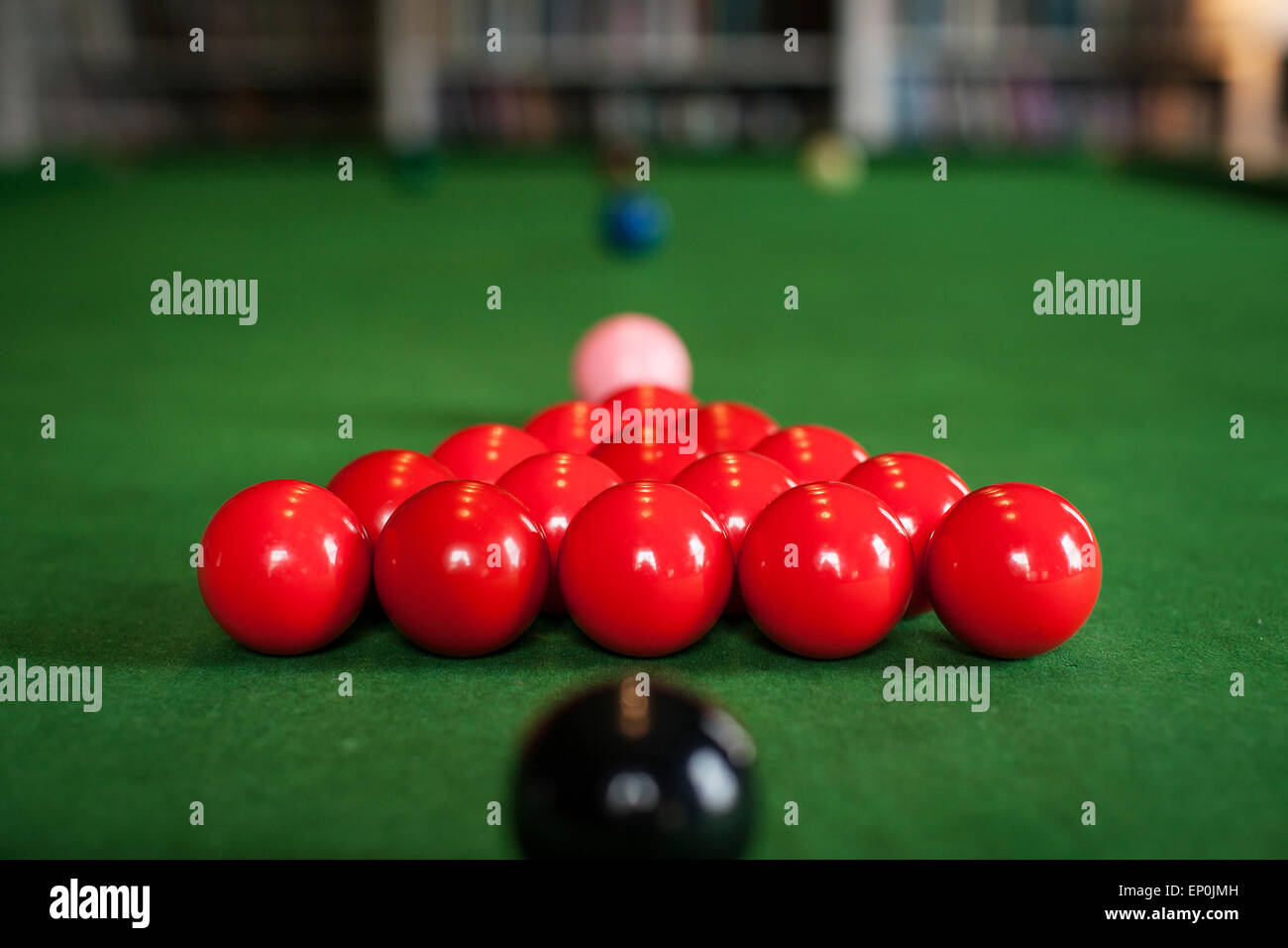 Table de billard mis en place pour un jeu Banque D'Images