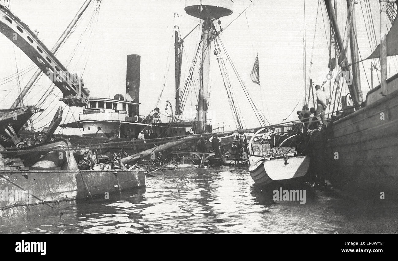 Partie tirant de l'épave de l'USS Maine dans le port de La Havane, Cuba - Spanish American War 1898 Banque D'Images